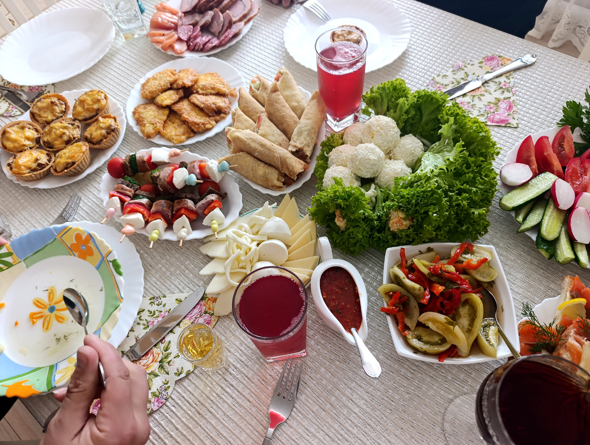 Подруга накрыла шикарный стол! 