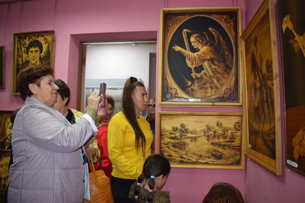 Листайте вправо, чтобы увидеть больше изображений