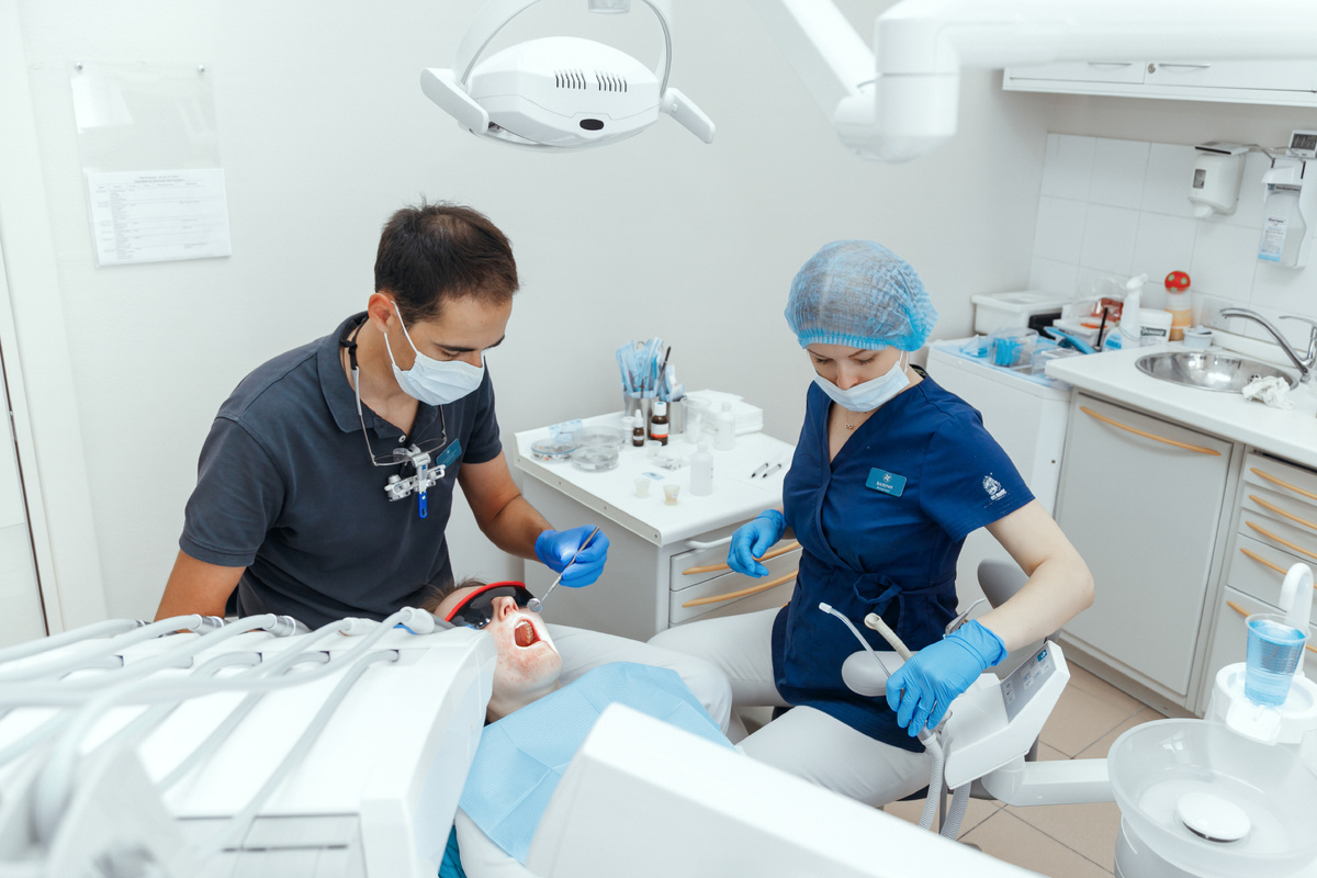 Фотография взята с сайта стоматологии Дмитрович Фэмили https://www.dmitrovich.ru/