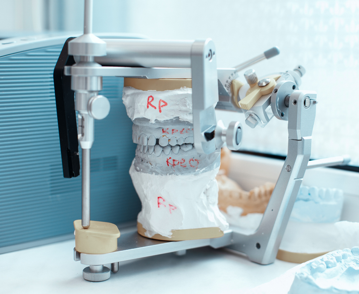 Фотография взята с сайта стоматологии Дмитрович Фэмили https://www.dmitrovich.ru/