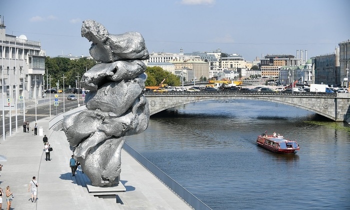    «Нерукопожатный» памятник»