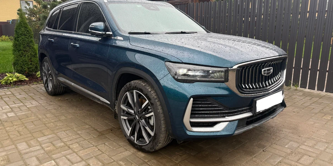 У меня Geely Monjaro, у соседа - Chery Tiggo 8 Pro. Подошло время первого ТО. Он заплатил 15.000, а мне выставили счет на 60.000