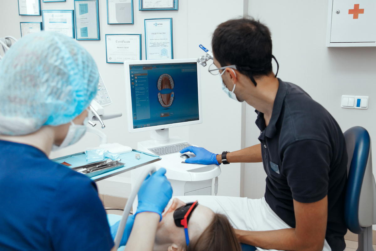 Фотография взята с сайта стоматологии Дмитрович Фэмили https://www.dmitrovich.ru/