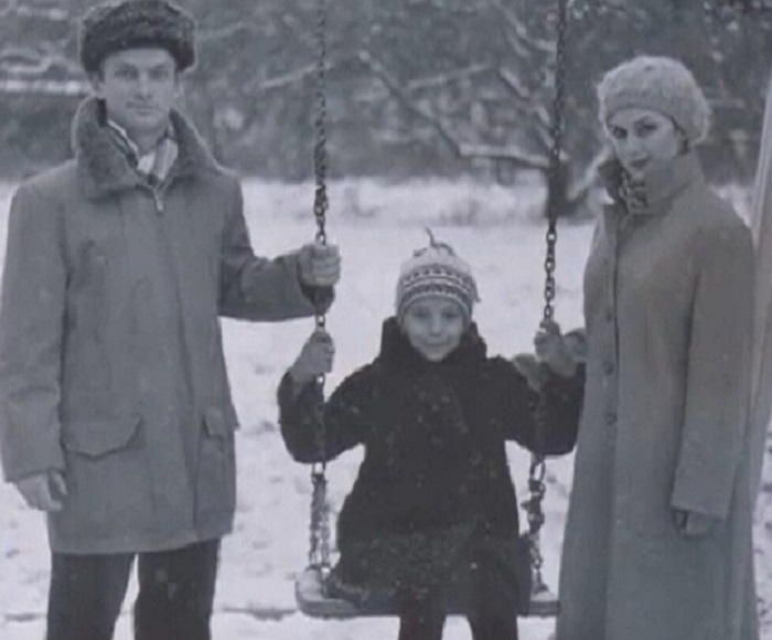 Татьяна и Павел Тулеевы с дочерью Оксаной. 