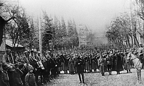 Бойцы Красной армии вступают в Тифлис. 1921