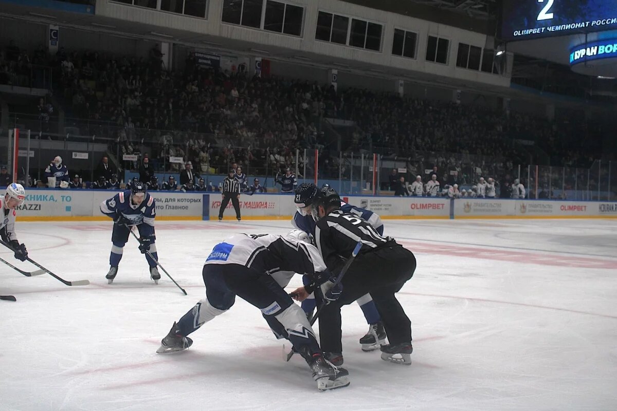    Воронежский «Буран» одолел в яростной схватке курганское «Зауралье»