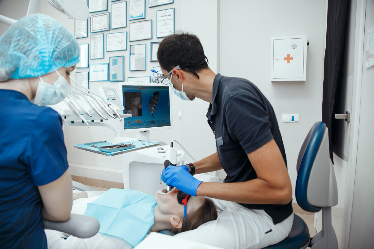 Фотография взята с сайта стоматологии Дмитрович Фэмили https://www.dmitrovich.ru/