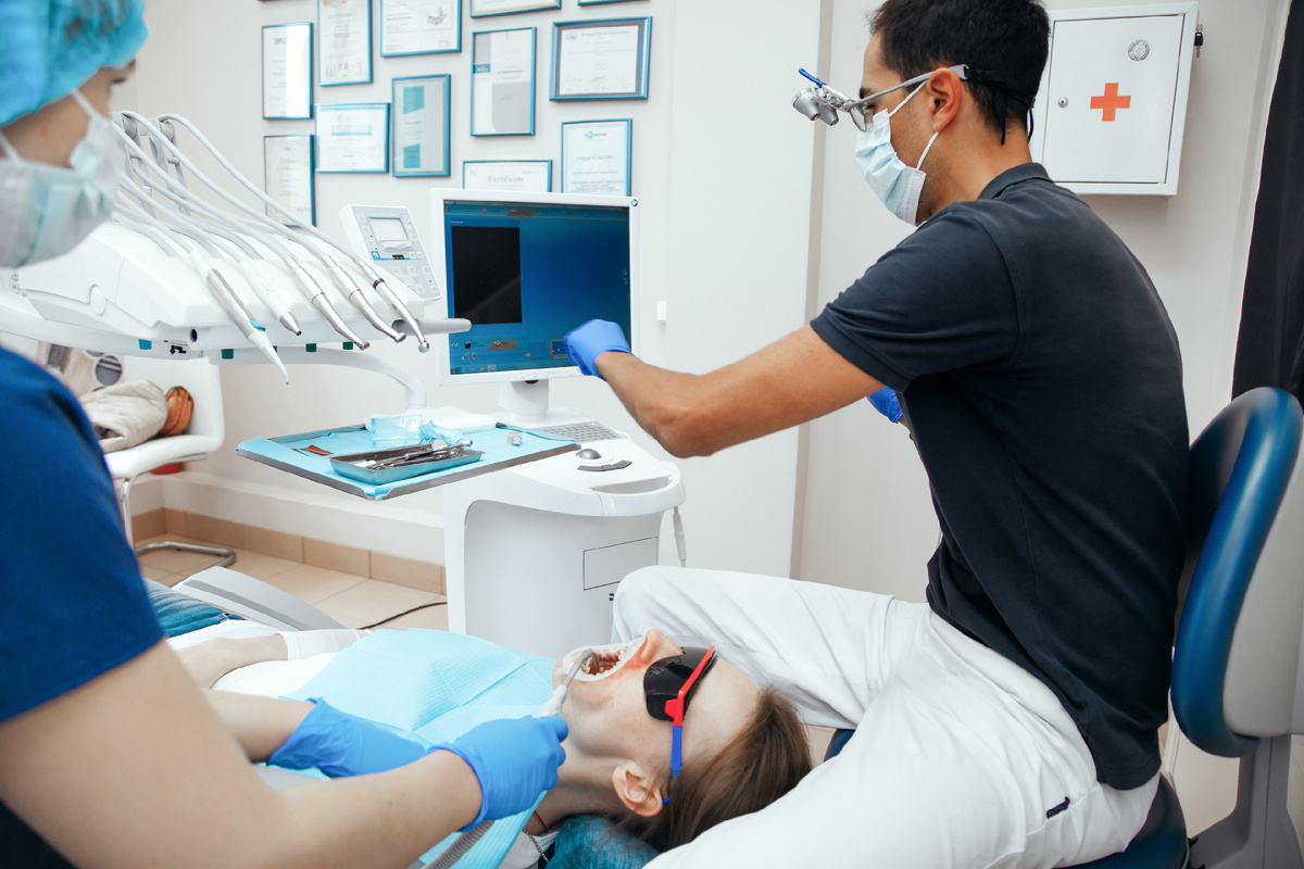 Фотография взята с сайта стоматологии Дмитрович Фэмили https://www.dmitrovich.ru/