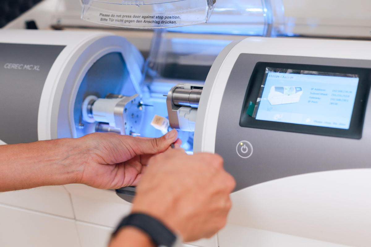 Фотография взята с сайта стоматологии Дмитрович Фэмили https://www.dmitrovich.ru/