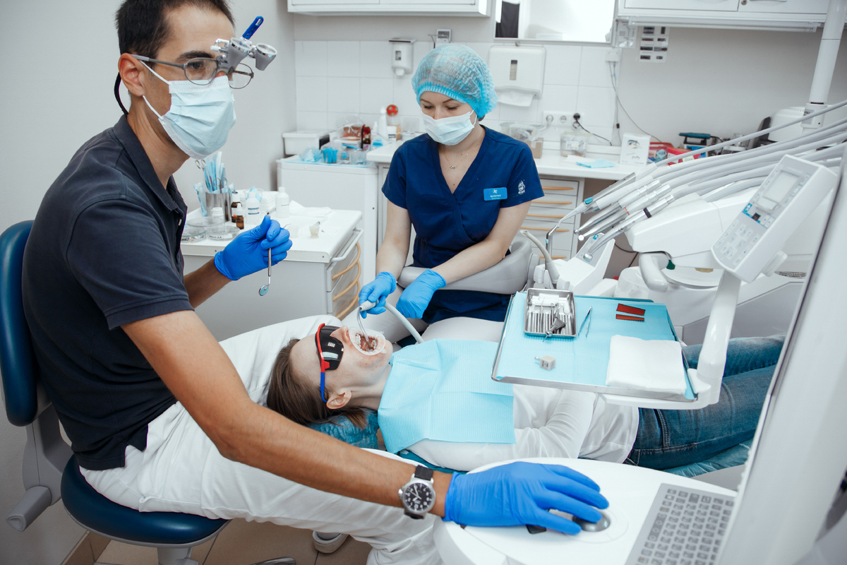 Фотография взята с сайта стоматологии Дмитрович Фэмили https://www.dmitrovich.ru/