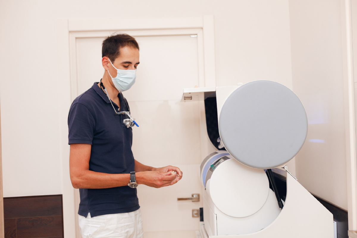 Фотография взята с сайта стоматологии Дмитрович Фэмили https://www.dmitrovich.ru/