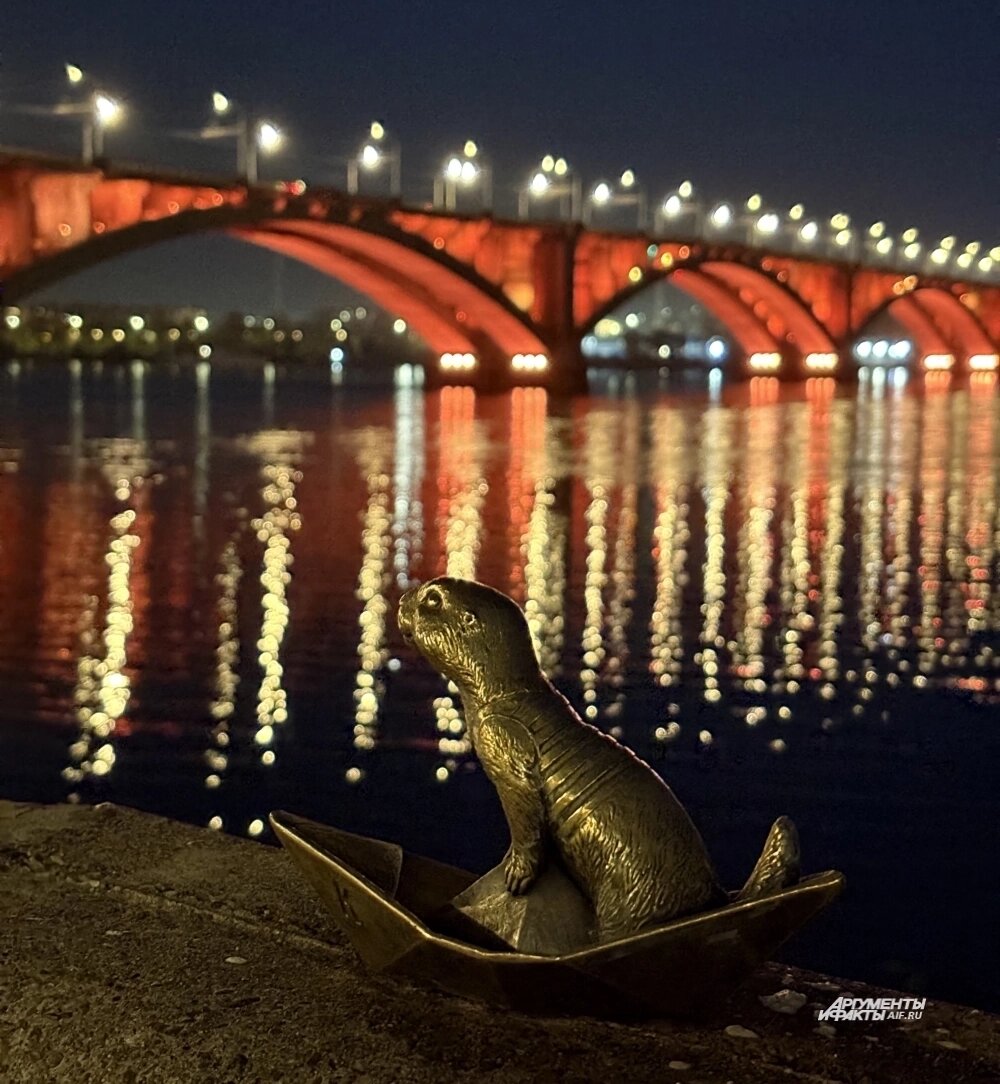    Алескандровский бульвар на набережной Красноярска со своими знаменитыми сусликами. Фото: krsk.aif.ru/ Анна Городкова