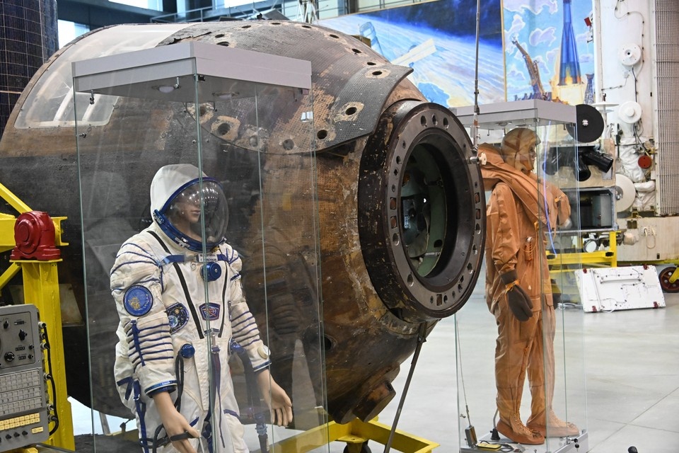    В Новочеркасске Николаю Чубу вручили регалии почетного гражданина города. Владимир ВЕЛЕНГУРИН