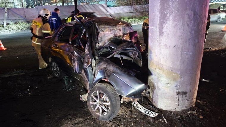    Водитель скончался на месте аварии