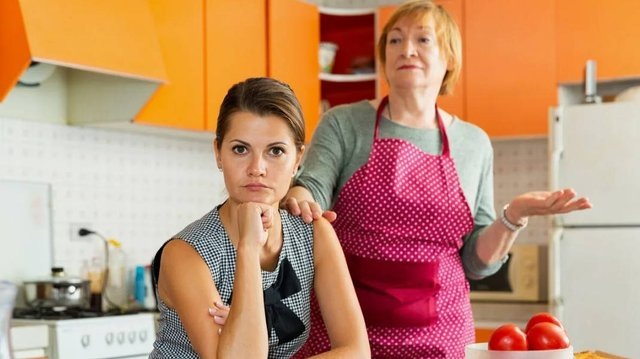 Скрывал от жены, что помогал родне