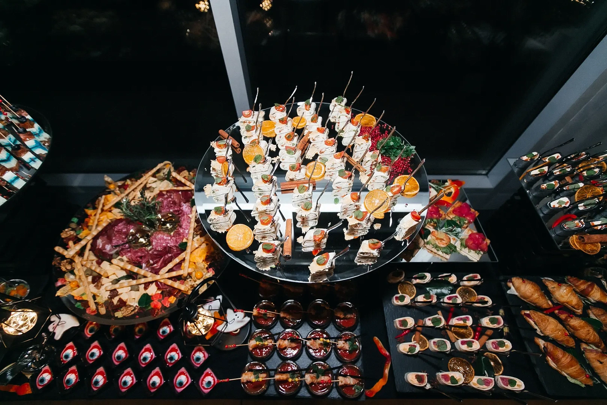 Фуршет на Хэллоуин в офисе - shop.m-catering.ru