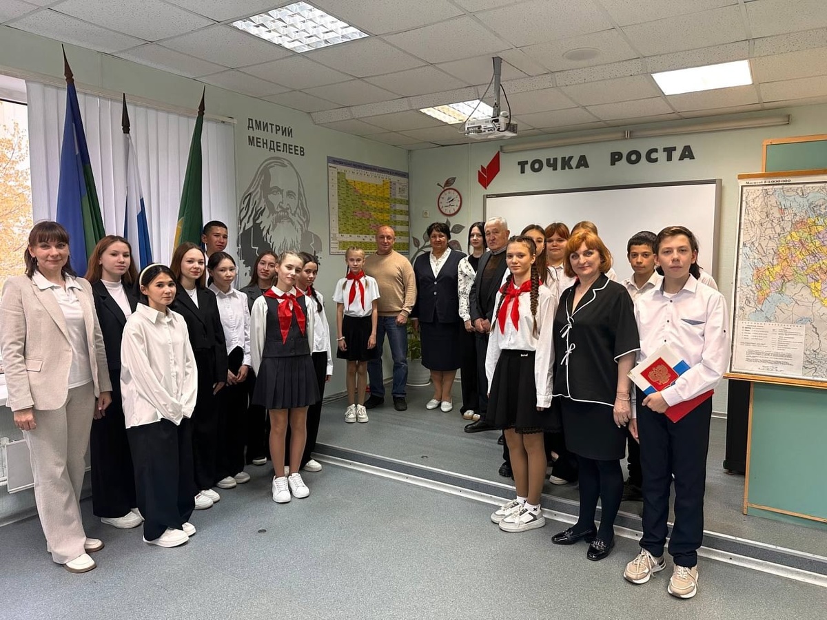    В школе в Ляминой открыли первый в Югре патриотический мурал