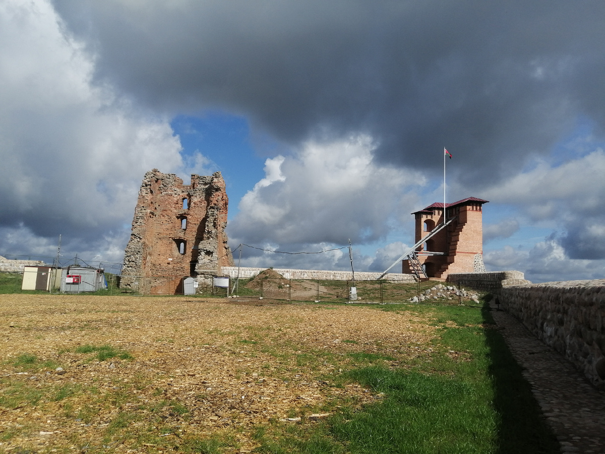 Руины замка