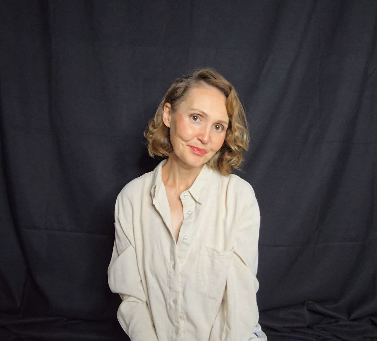 Почти каждый день крутила локоны, чтобы замаскировать редкость волос. 