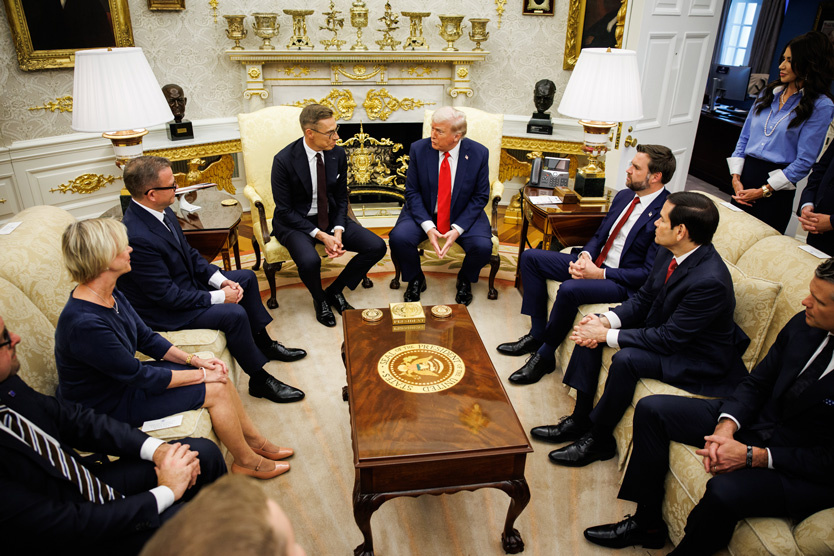     Встреча президента США Дональда Трампа и президента Финляндии Александра Стубба    
Фото: Samuel Corum / Keystone Press Agency / Global Look Press
