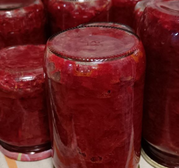 Деревенский борщ без заморочек на зиму: проверенный рецепт «ленивого» супа.