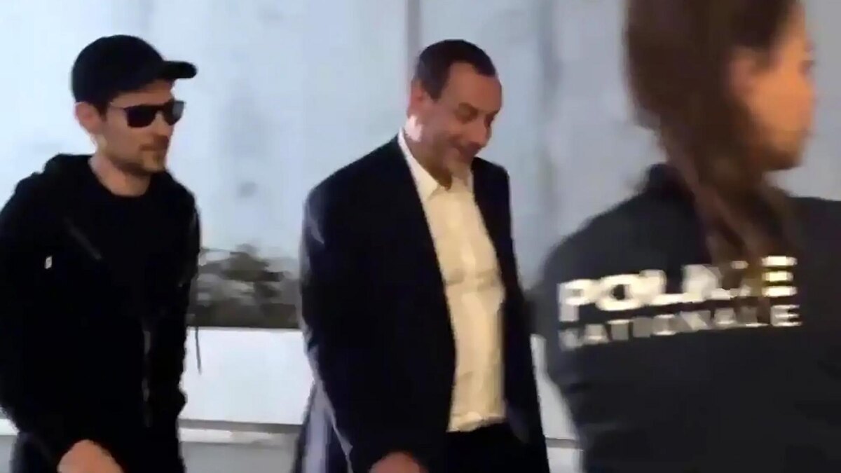 Франция. Париж. Основателя мессенджера Telegram Павла Дурова освободили из-под стражи.