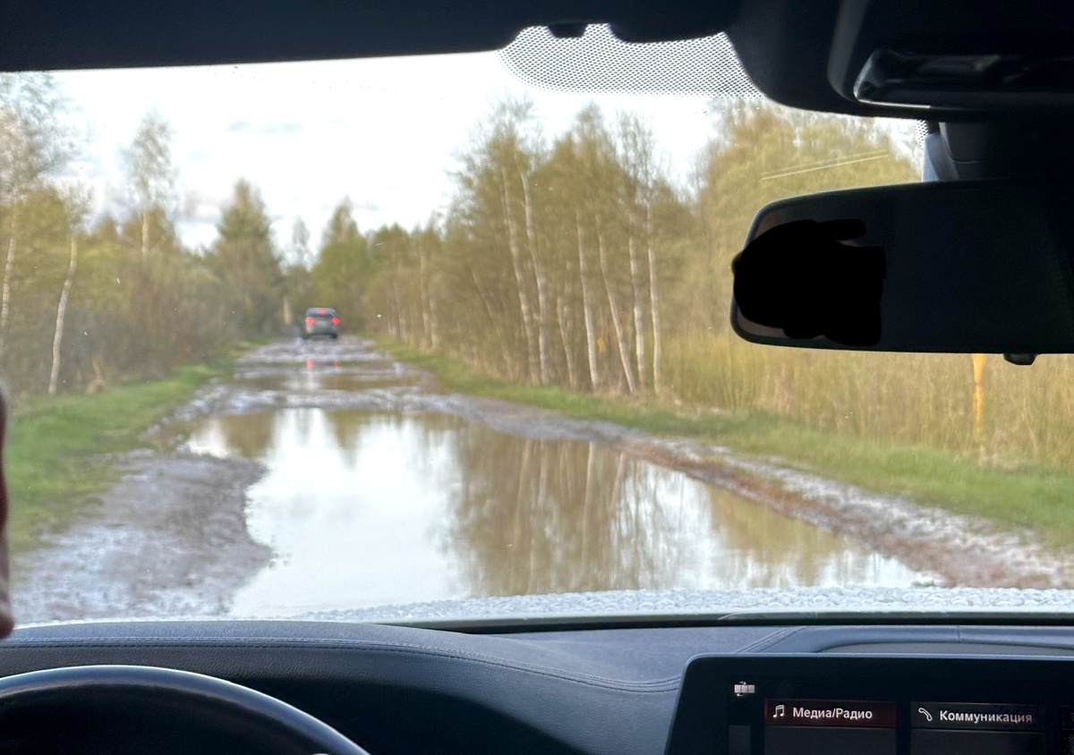 Вот эти лужи. И так 5 км.Они там круглогодично, кроме зимы.