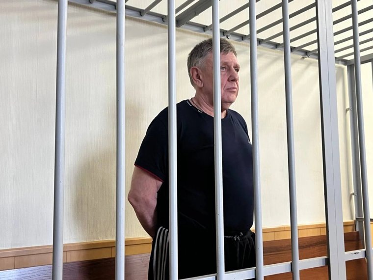    Олег Анучин вину не признает