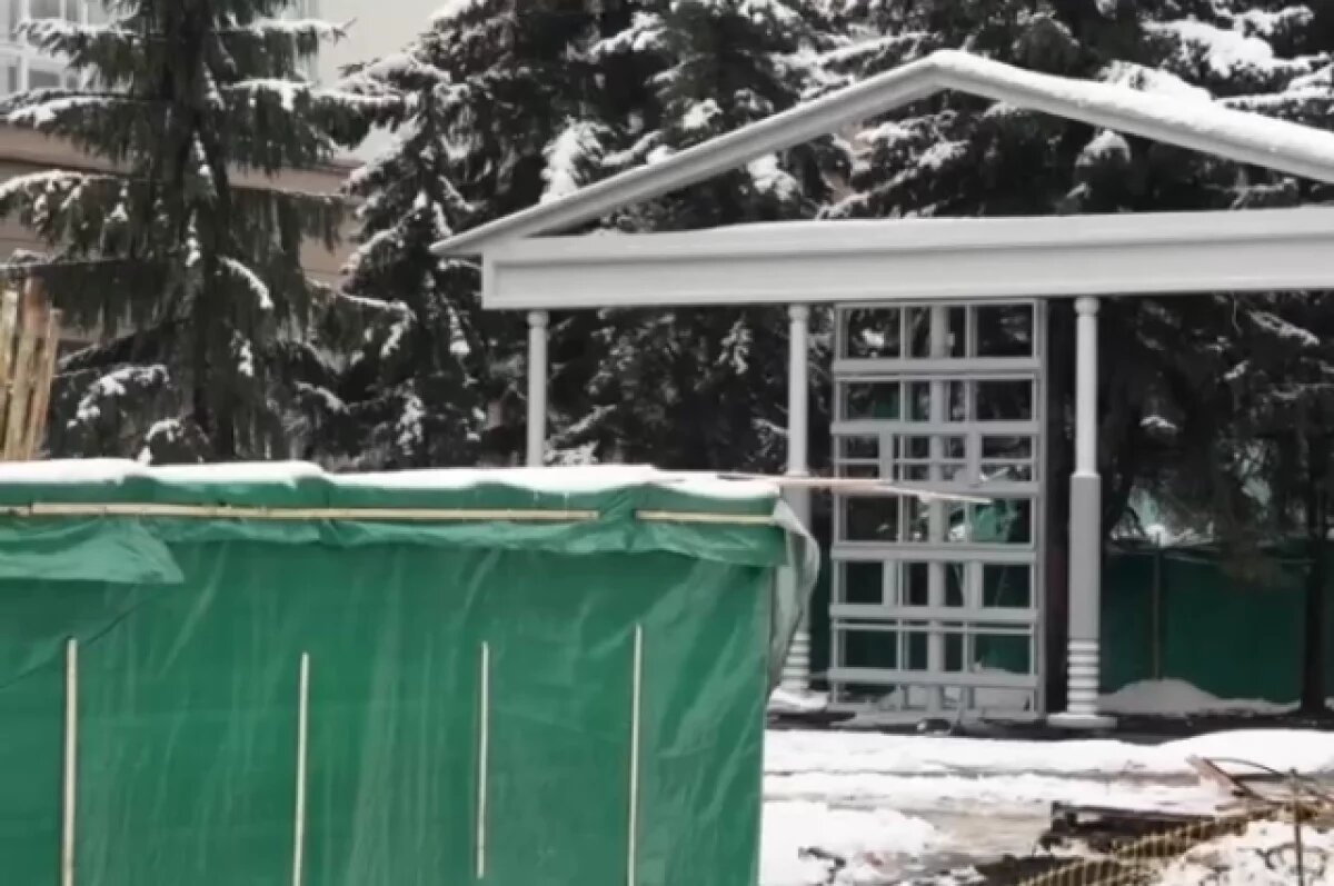    В Новосибирске завершают благоустройство территории возле консерватории