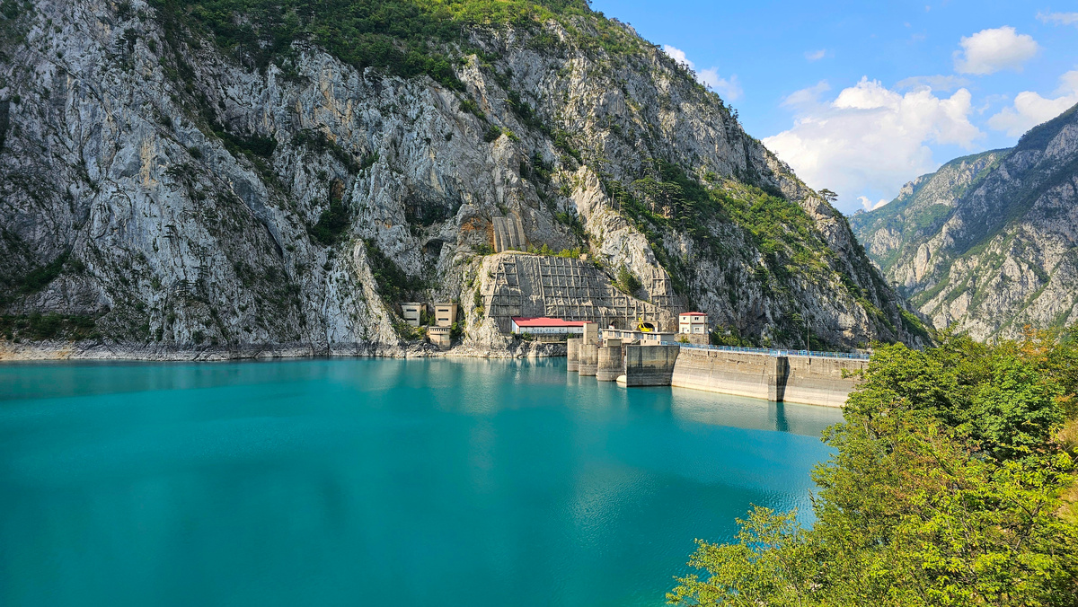 плотина Мратинье