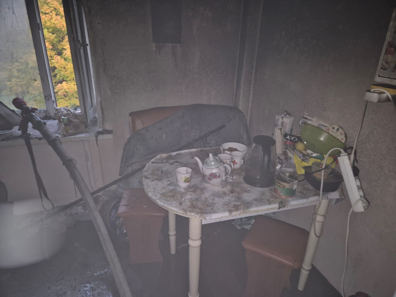    Дым валил из окон горящей квартиры в Сортавальском округепаблик "38 пожарно-спасательная часть г. Сортавала"