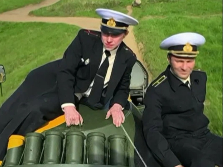 Кадр из первого сезона. Петровский и Гудинов