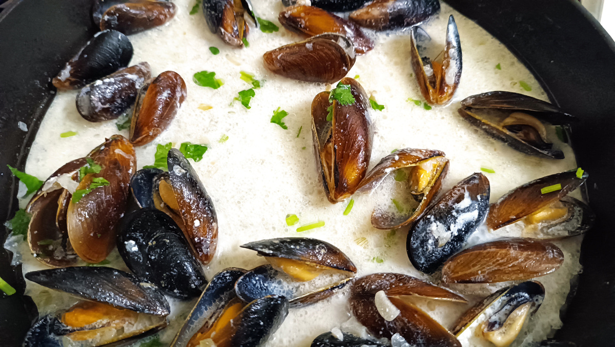 Сама готовила в Адлере собственноручно выловленных мидий. Покупные рядом не стоят! 