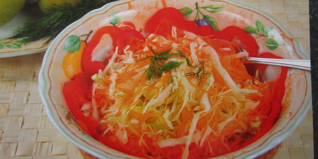 Салат из белокочанной капусты с морковью и хреном