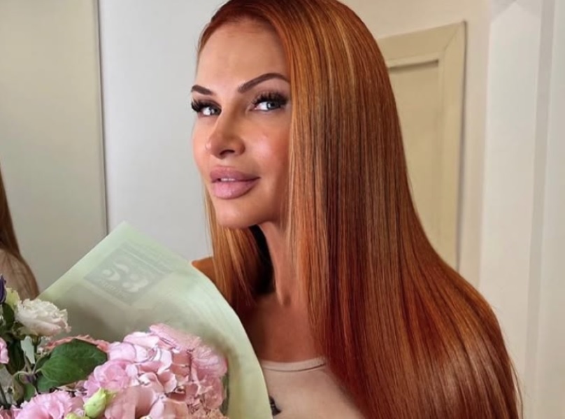 Актриса Эвелина Бледанс