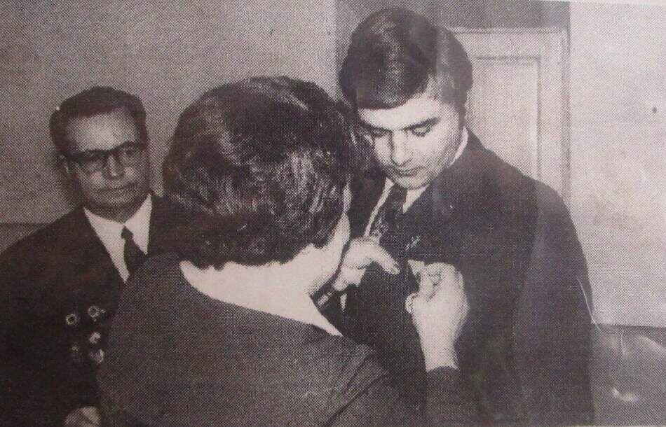 Вручение медали «За трудовое отличие», 1977 год (фото — архив историко-краеведческого музея) Газета Колос  📷
