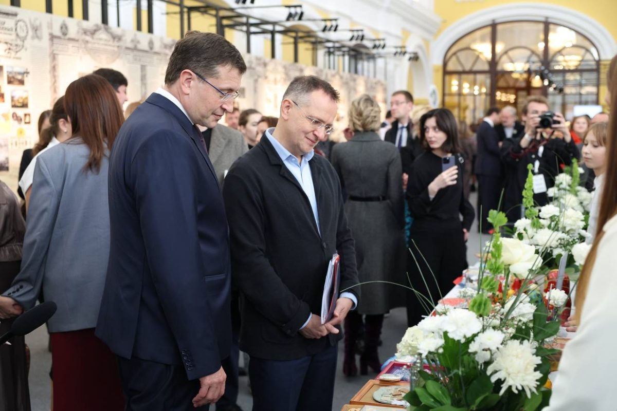    Владимир Мединский и Глеб Никитин открыли первую книжную ярмарку в Нижнем