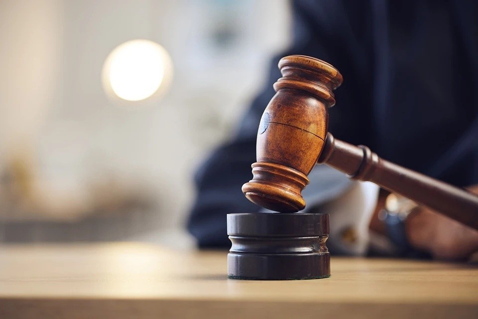    Суд Хабаровска взыскал с Фургала 2 миллиона рублей в пользу вдовы Булатова Shutterstock