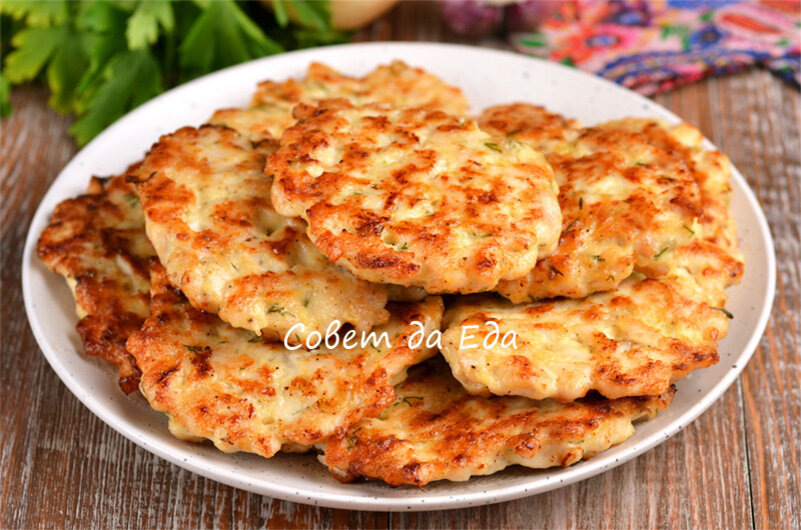Сочные рубленые котлеты из куриного филе (2 варианта)