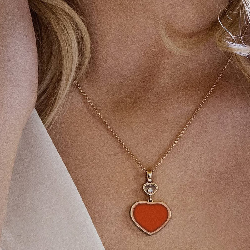 Колье Chopard Happy Diamonds из розового золота с бриллиантами и карнелианом