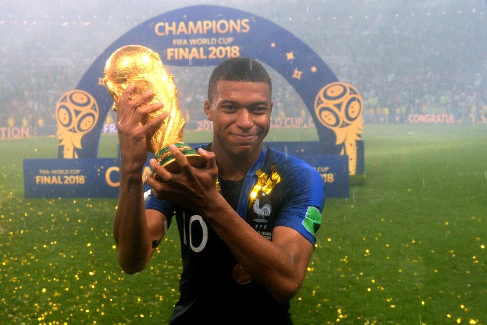 В тот дождливый московский вечер он осчастливил болельщиков своей страны, забив гол в финальной игре мирового первенства