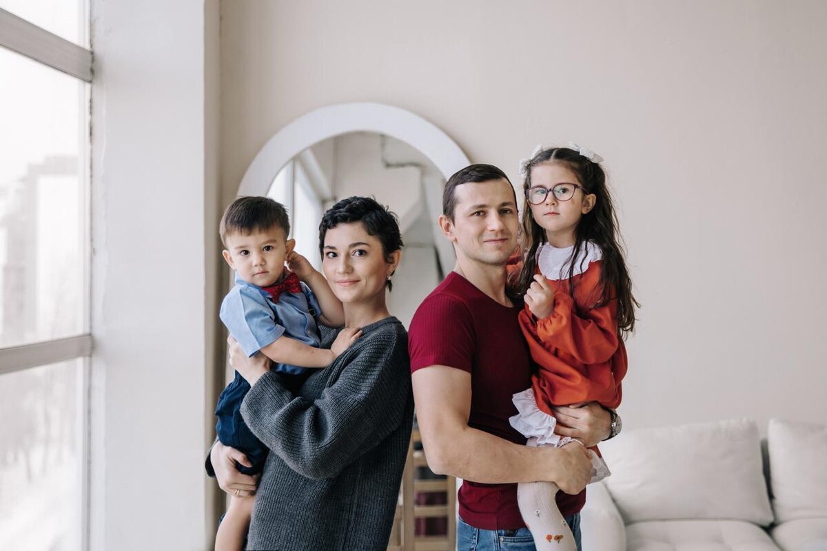 Ирина Литвинова с мужем Леонидом и детьми 