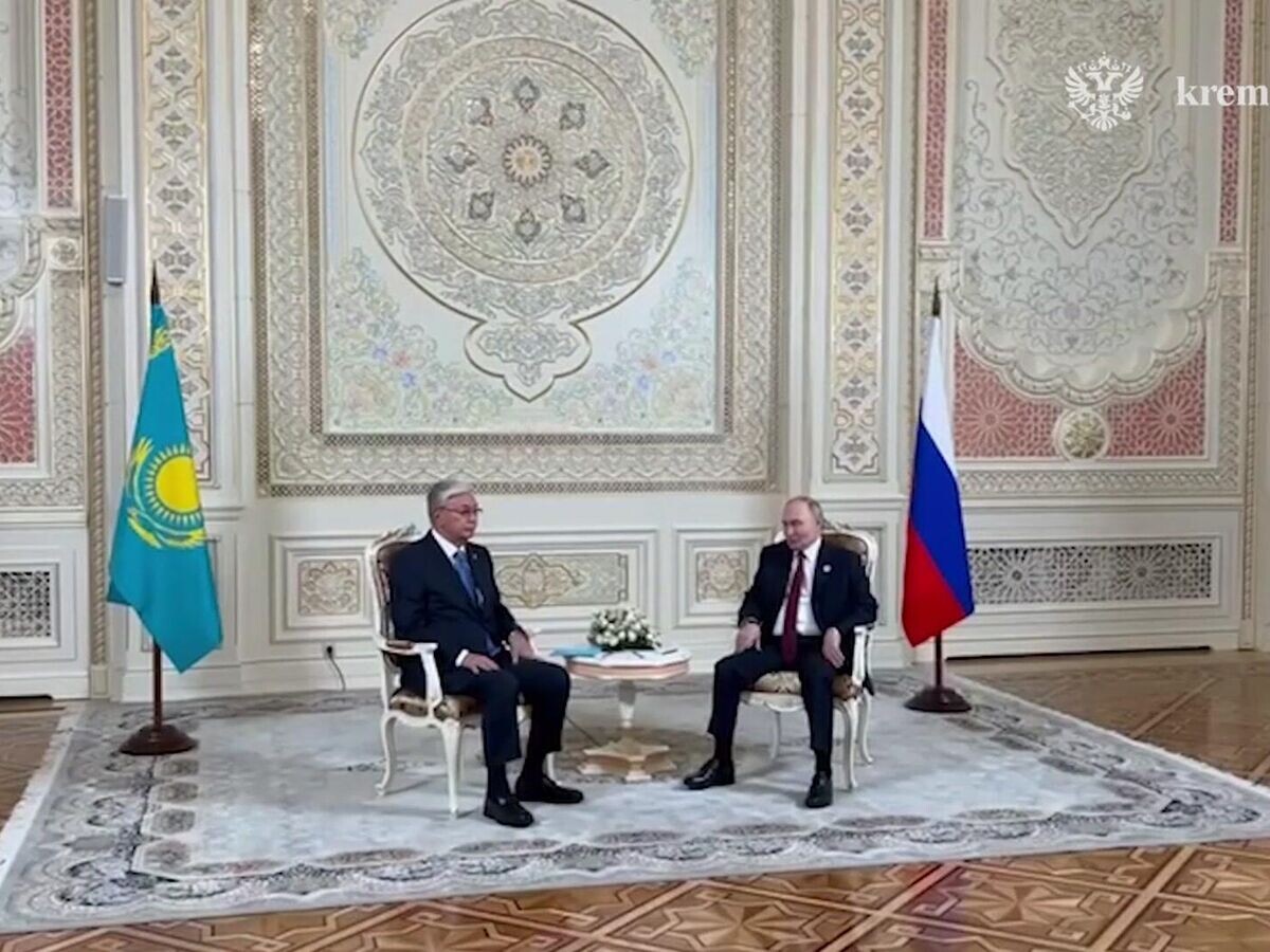    Встреча Путина с Токаевым в Душанбе© kremlin.ru