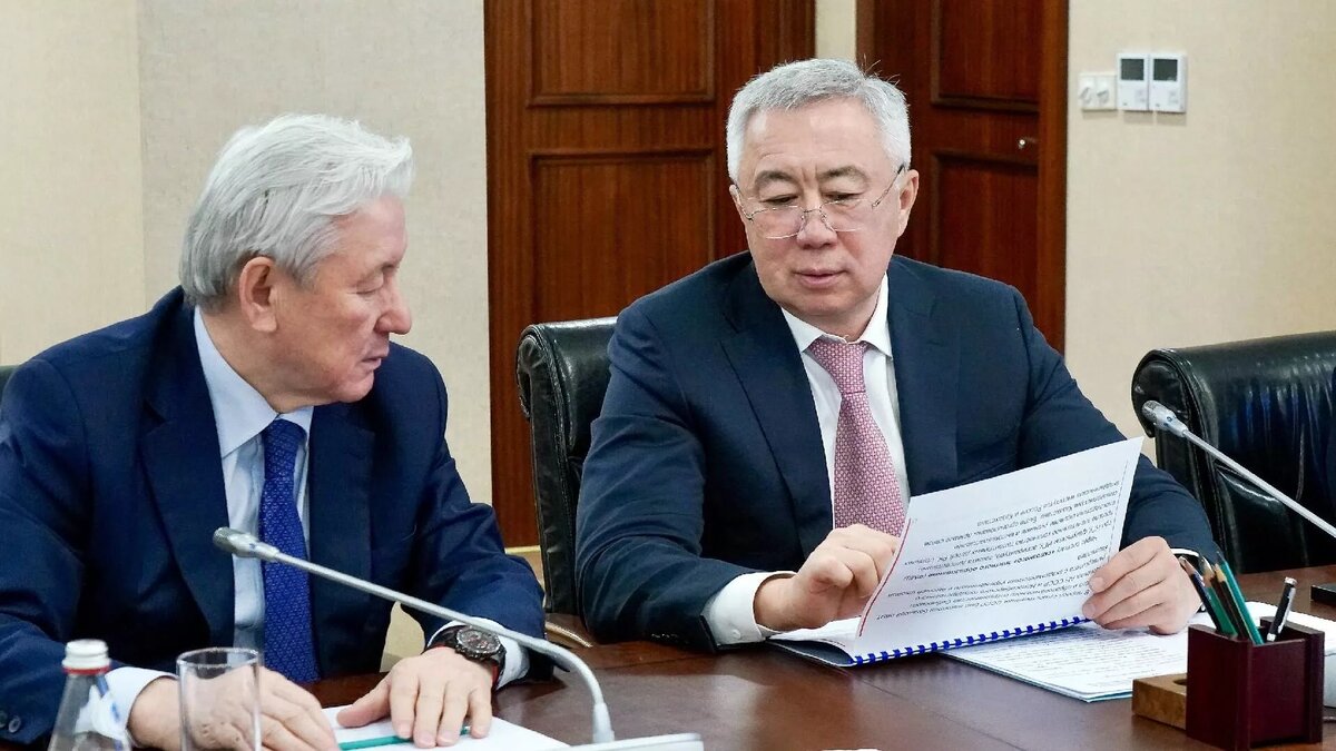 Вице-премьер Серик Жумангарин встретился с делегацией Сибирского отделения РАН во главе с председателем СО РАН академиком Валентином Пармоном
© Photo : Пресс-служба правительства Казахстана