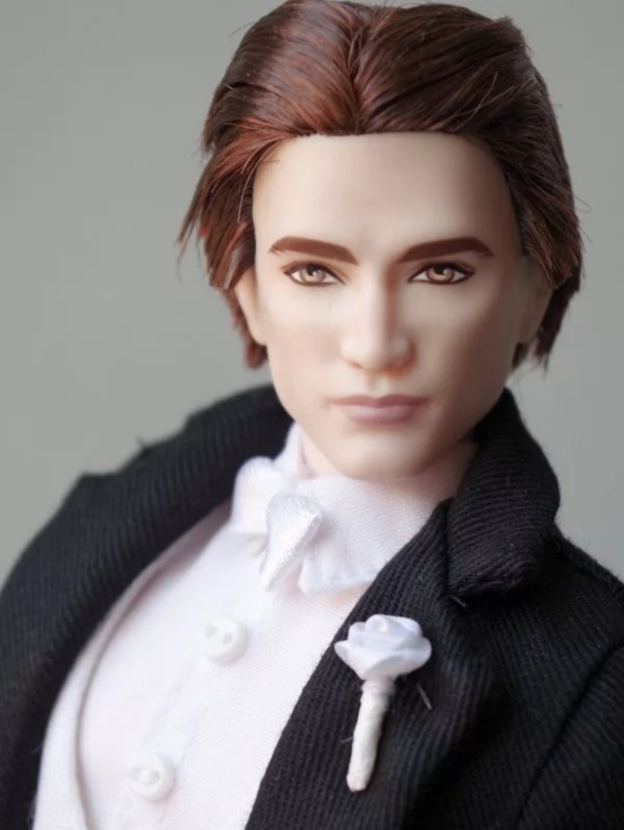 Эдвард Фото из свободных источников