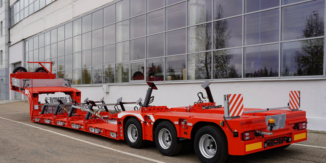 От яхт до техники: как полуприцеп-трансформер решает две задачи одного клиента