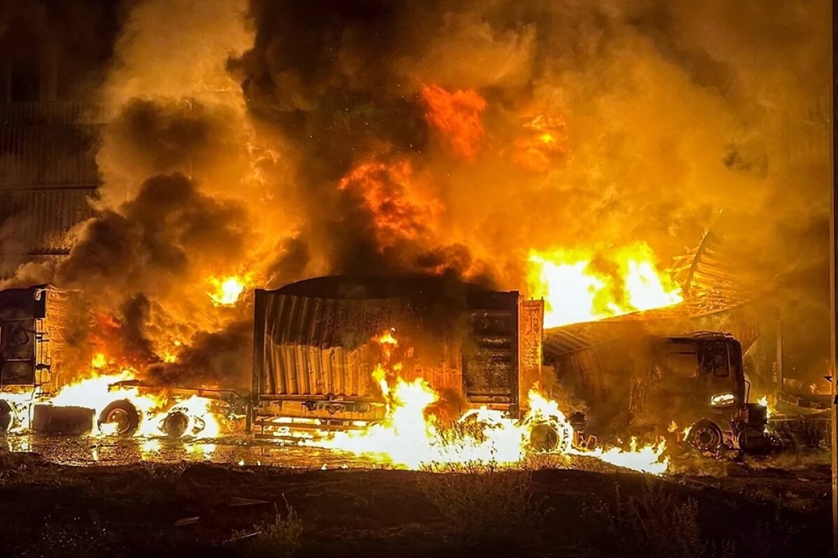    Новая же БЧ направлена, судя по всему, на поджог объектов и их поражение ударной волной.