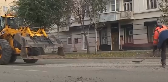     Красноярские автомобилисты пожаловались на временные дорожные заплатки