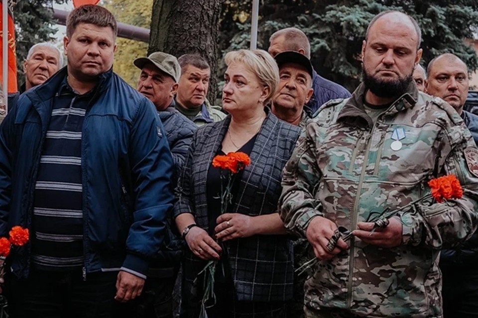    В Харцызске увековечили память погибших на СВО коммунальщиков. Фото: ЕР ДНР