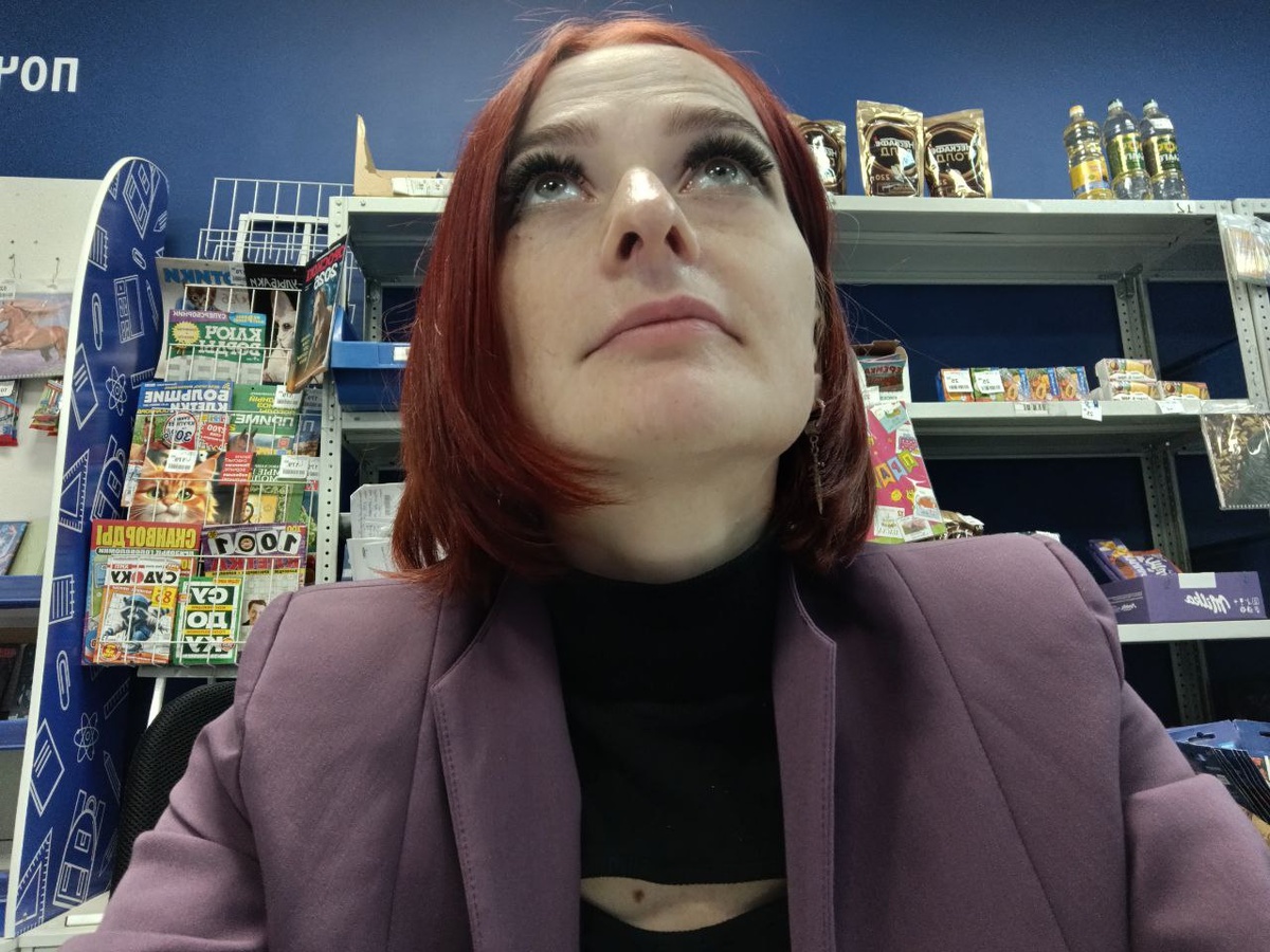 Елена Антюхова держит нос по ветру, чтобы заболеть)